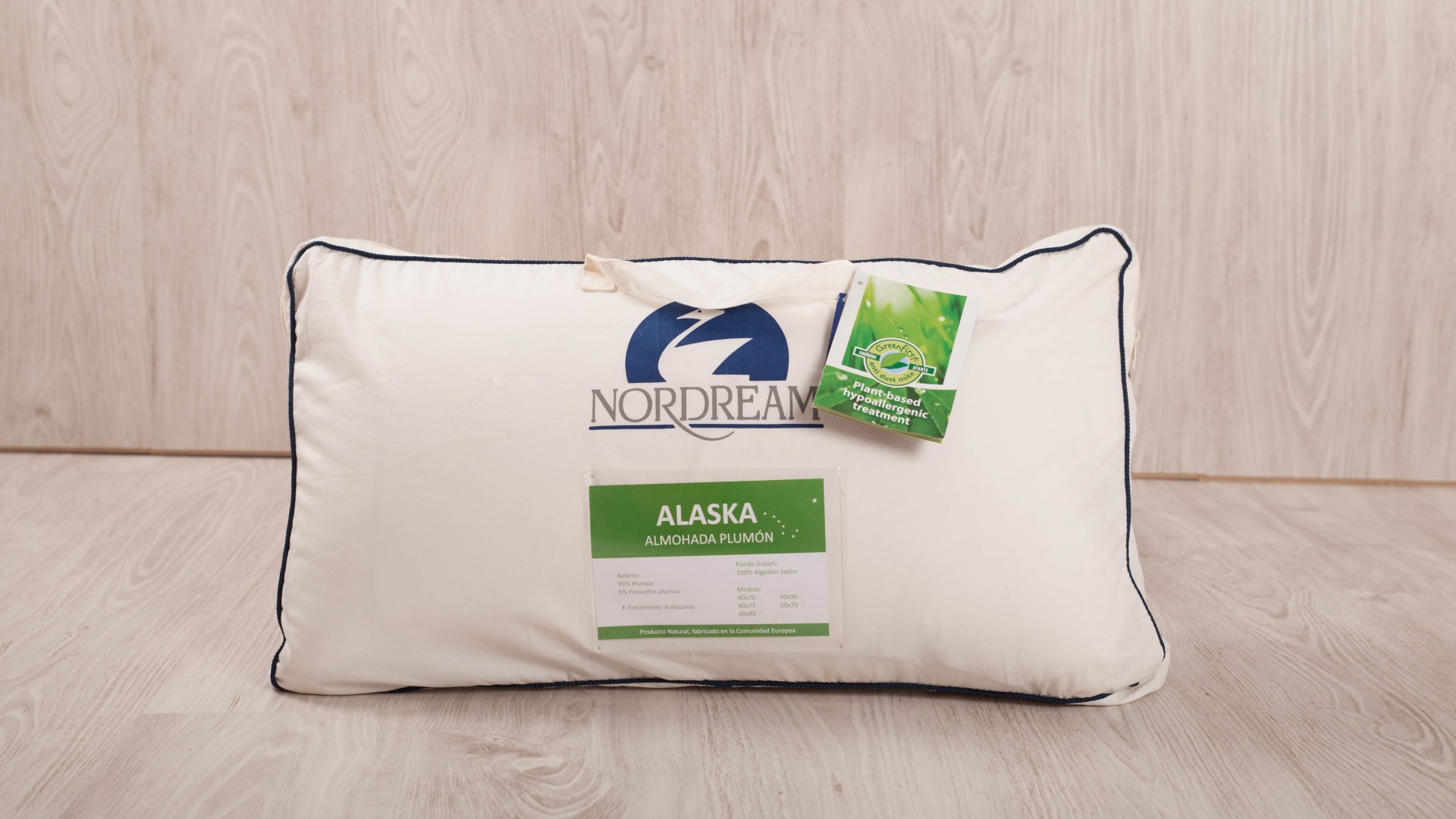 Almohada de plumón de una funda Alaska